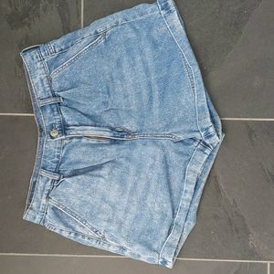 American Eagle Mom Shorts, stonewash denim size 10